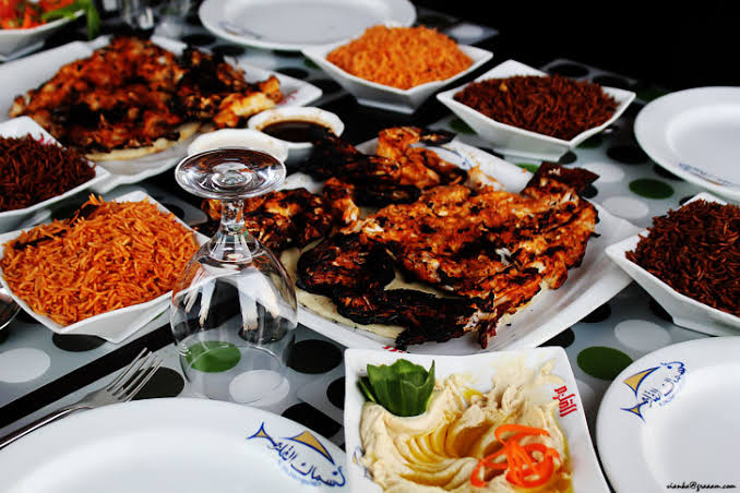 اطباق مطعم القلزم في الرياض