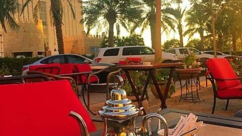 مقهى الضوء الخافت الرياض (الاسعار +المنيو +الموقع)