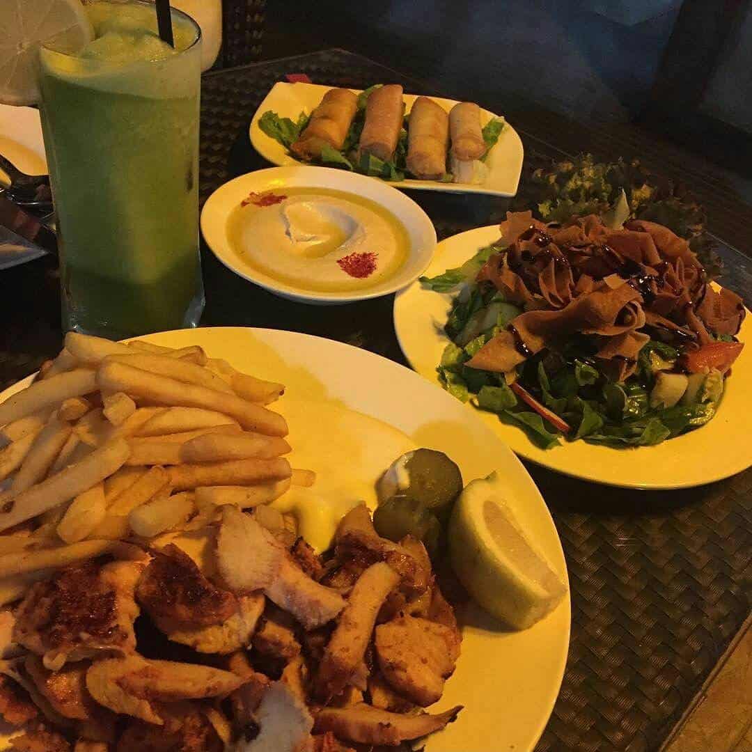 مطعم الضيعة اللبناني في جدة