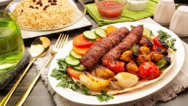 مطعم البخاري إخوان بتبوك (الأسعار + المنيو + الموقع)