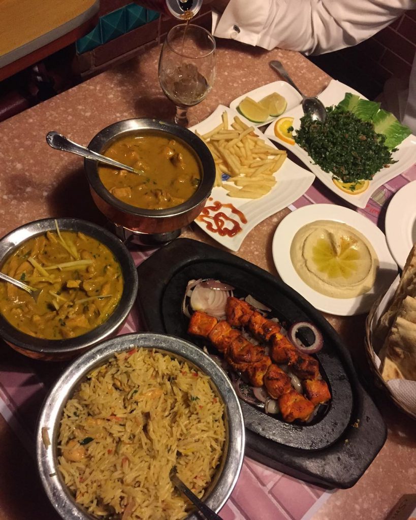 مطعم الكوخ الهندي في الرياض