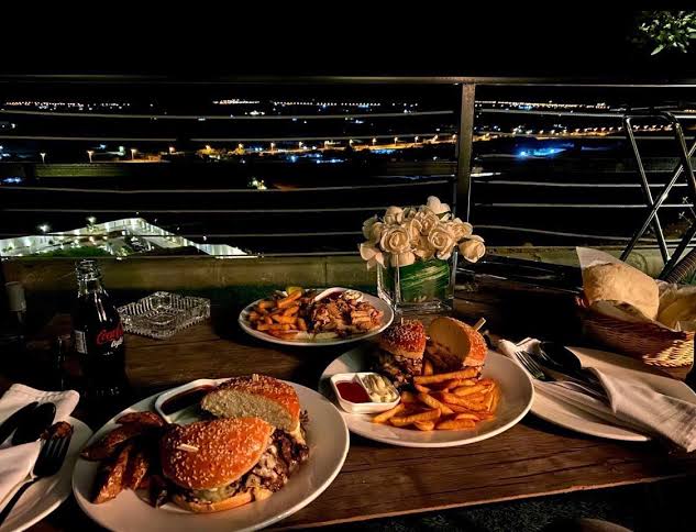مطعم اكليل الجبل في الرياض (الأسعار + المنيو + الموقع)