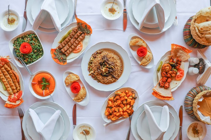 من أكثر 10 مطاعم لبنانية في الرياض رومانسيه