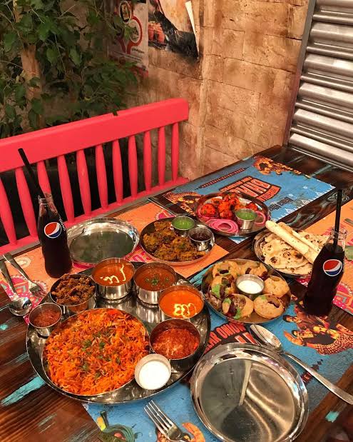 مطاعم هندية في واجهة الرياض 
