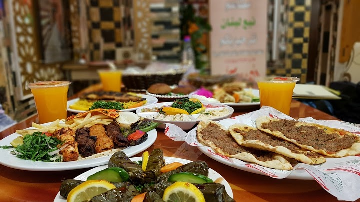 مطعم نبع لبنان الرياض