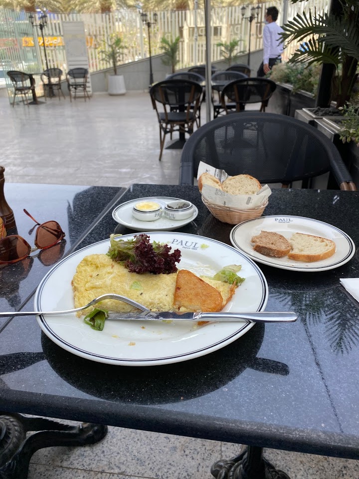 أفضل خمسة مطاعم لتناول الفطور في شمال الرياض - تجربة تناول الفطور في مطعم مارينا كافيه