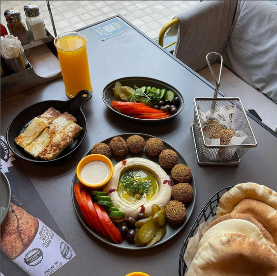 مطعم اوبريشن فلافل الظهران (الأسعار+ المنيو+ الموقع)